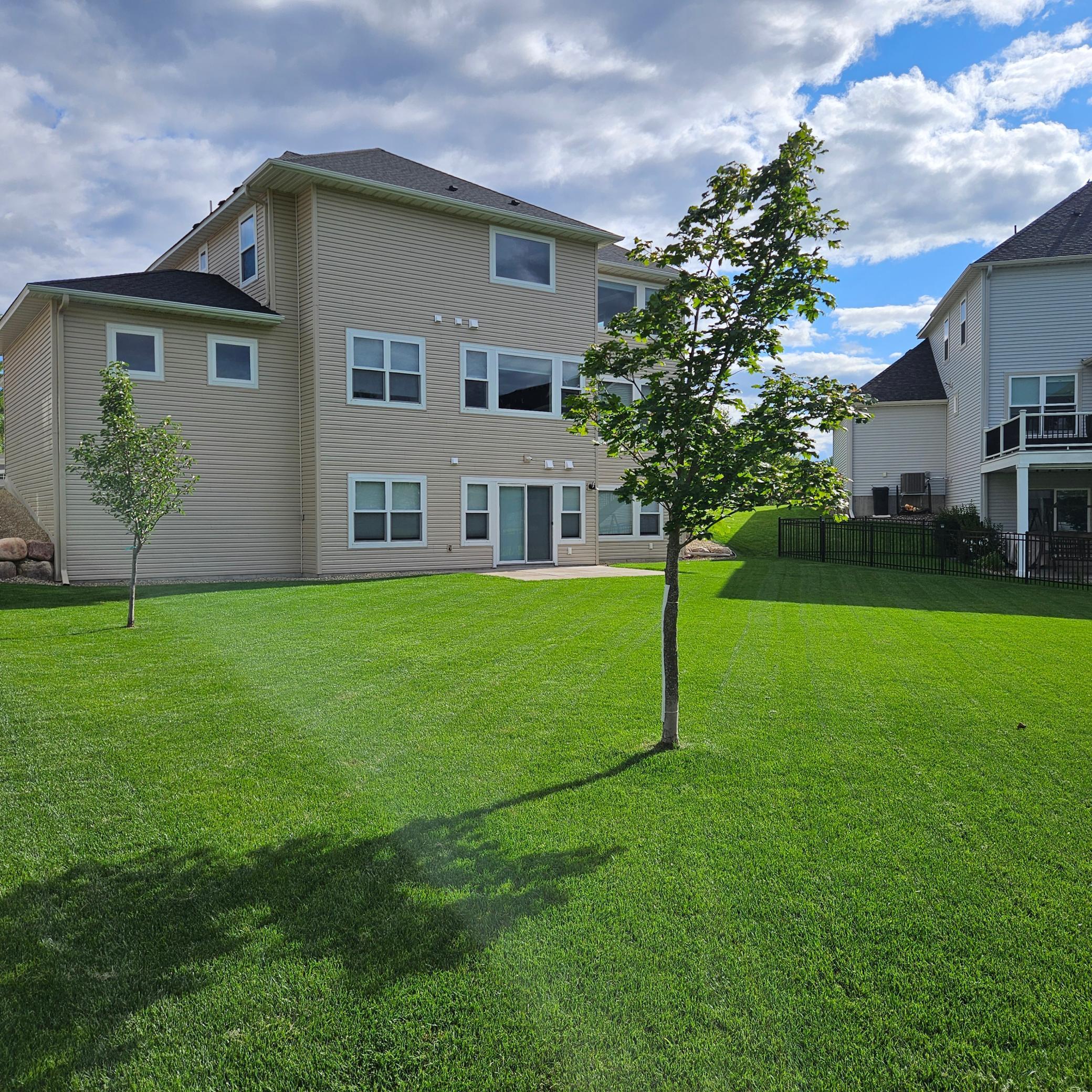 10922 Brookside Trail N Property Photo 6