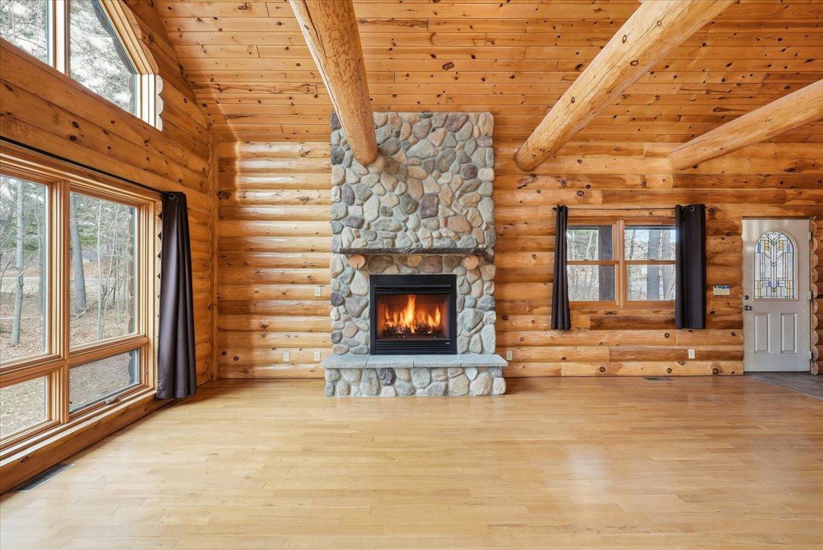 976 State Road 46 Property Photo 5