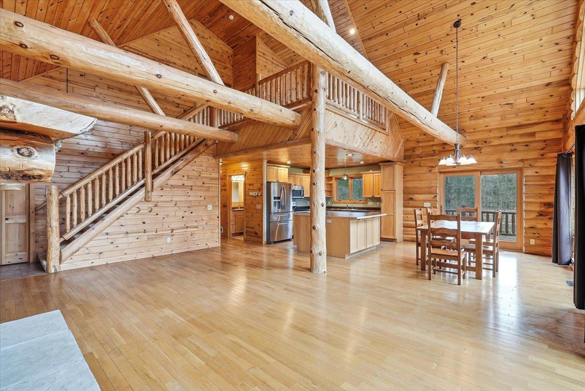 976 State Road 46 Property Photo 7