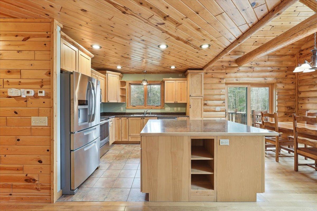 976 State Road 46 Property Photo 10