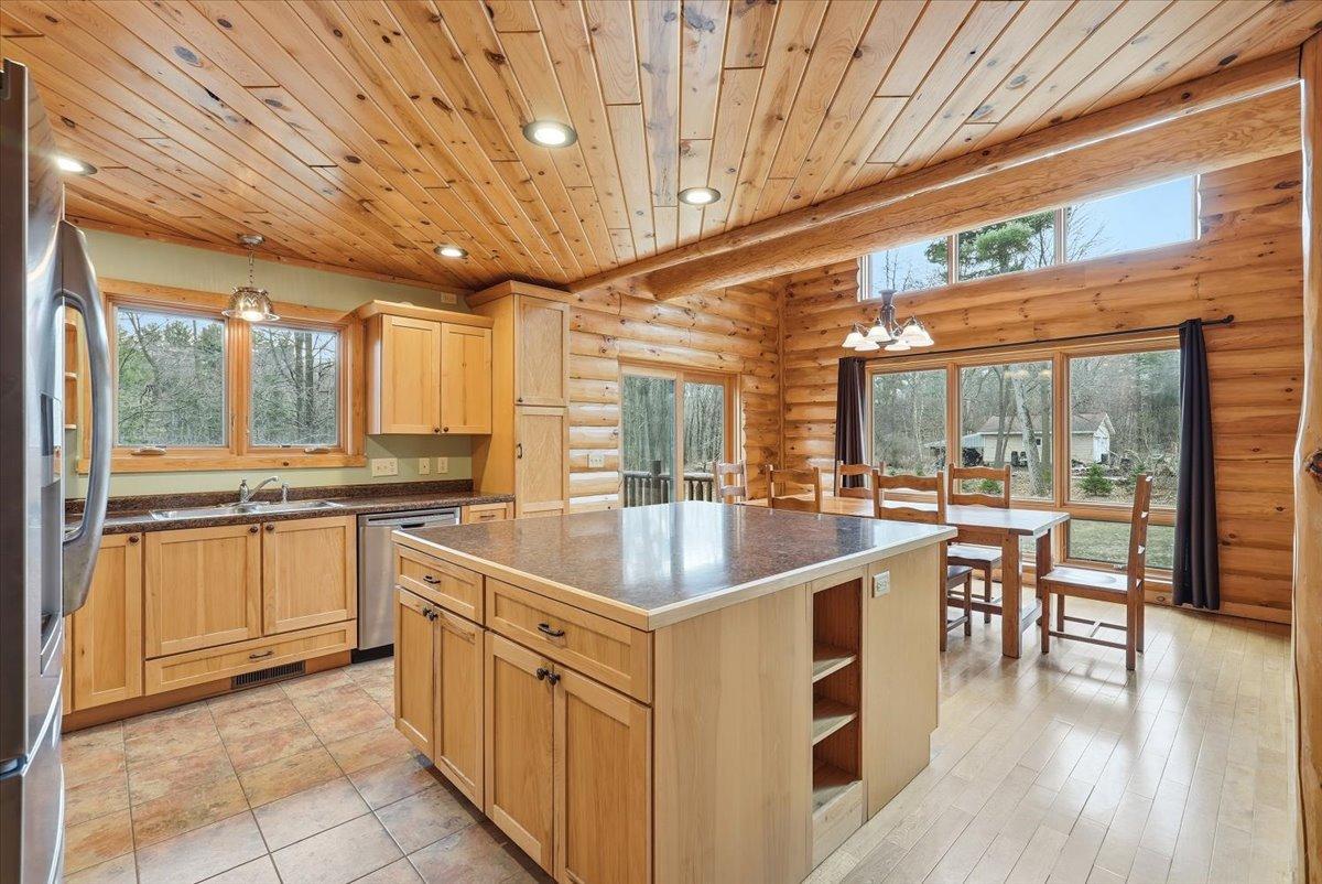 976 State Road 46 Property Photo 11