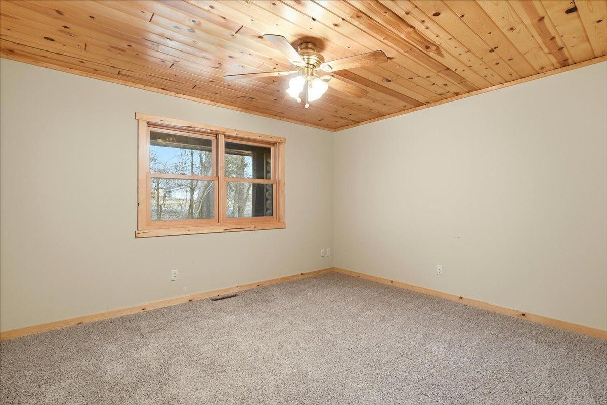 976 State Road 46 Property Photo 15