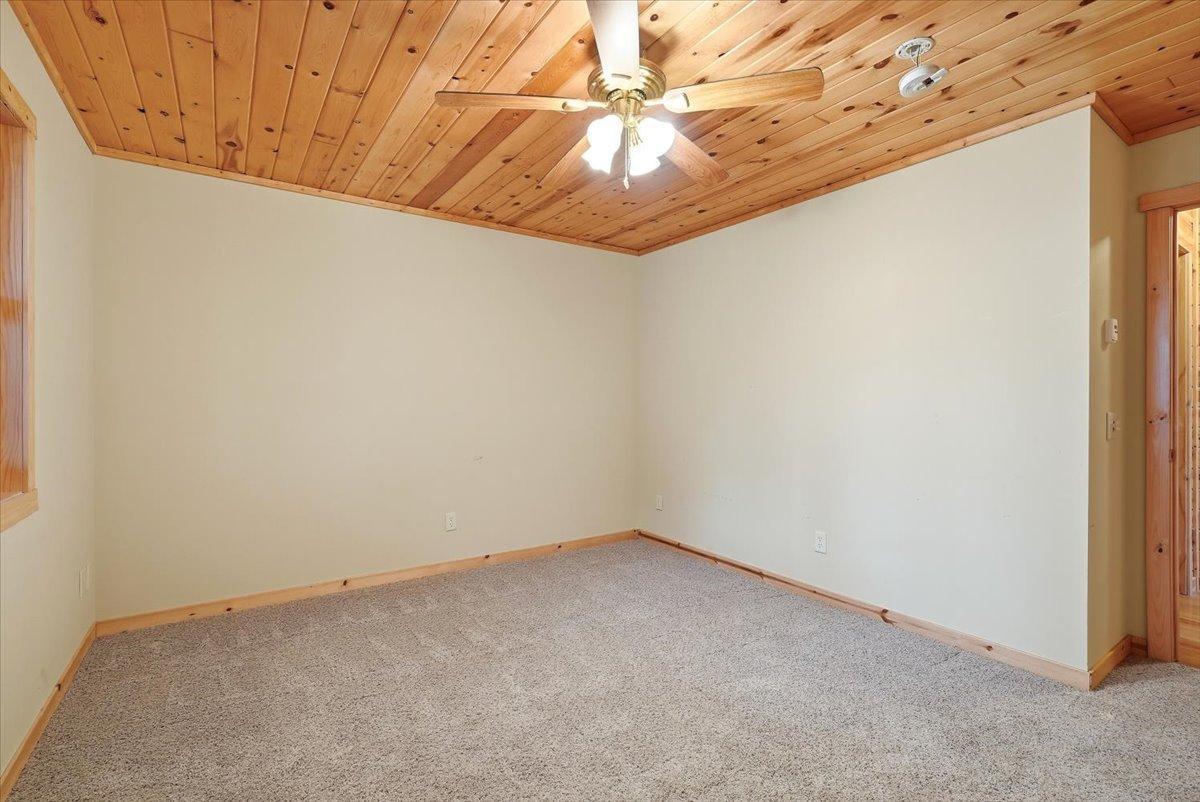 976 State Road 46 Property Photo 17