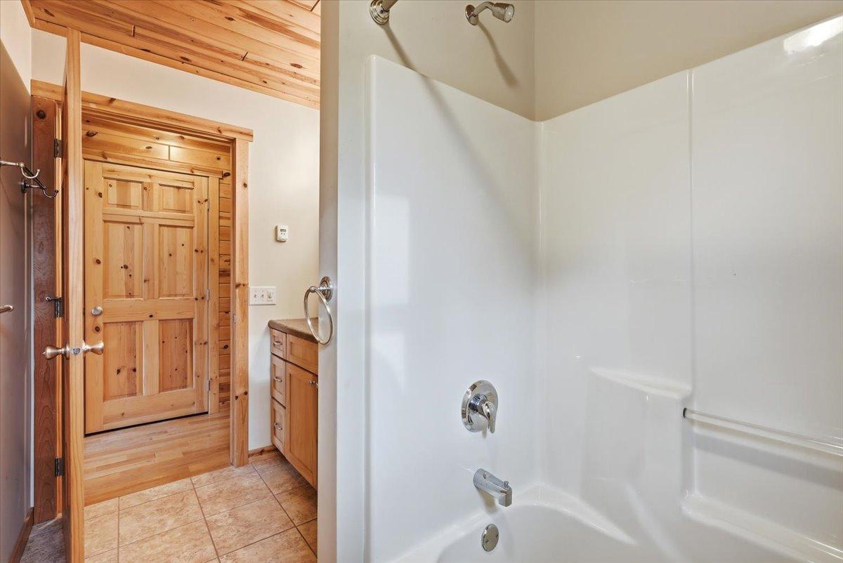 976 State Road 46 Property Photo 25