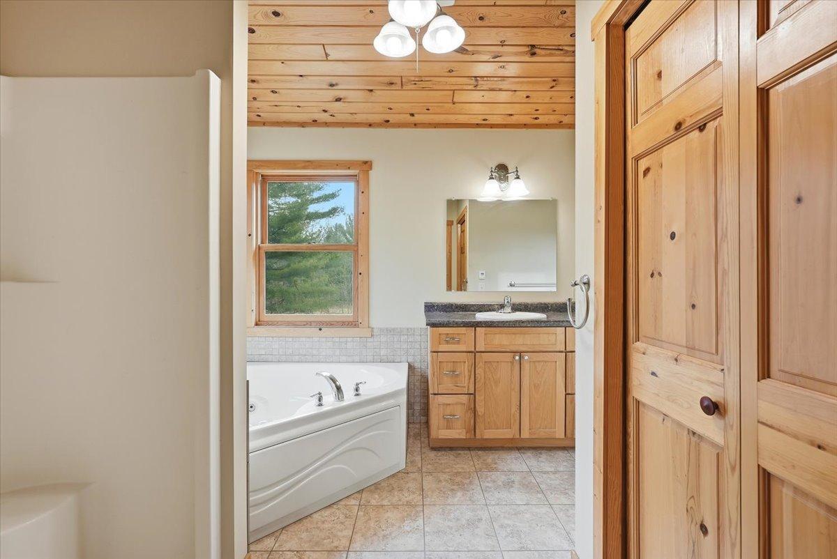 976 State Road 46 Property Photo 26