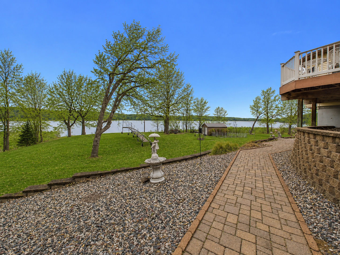 18559 Empire Trail Property Photo 9
