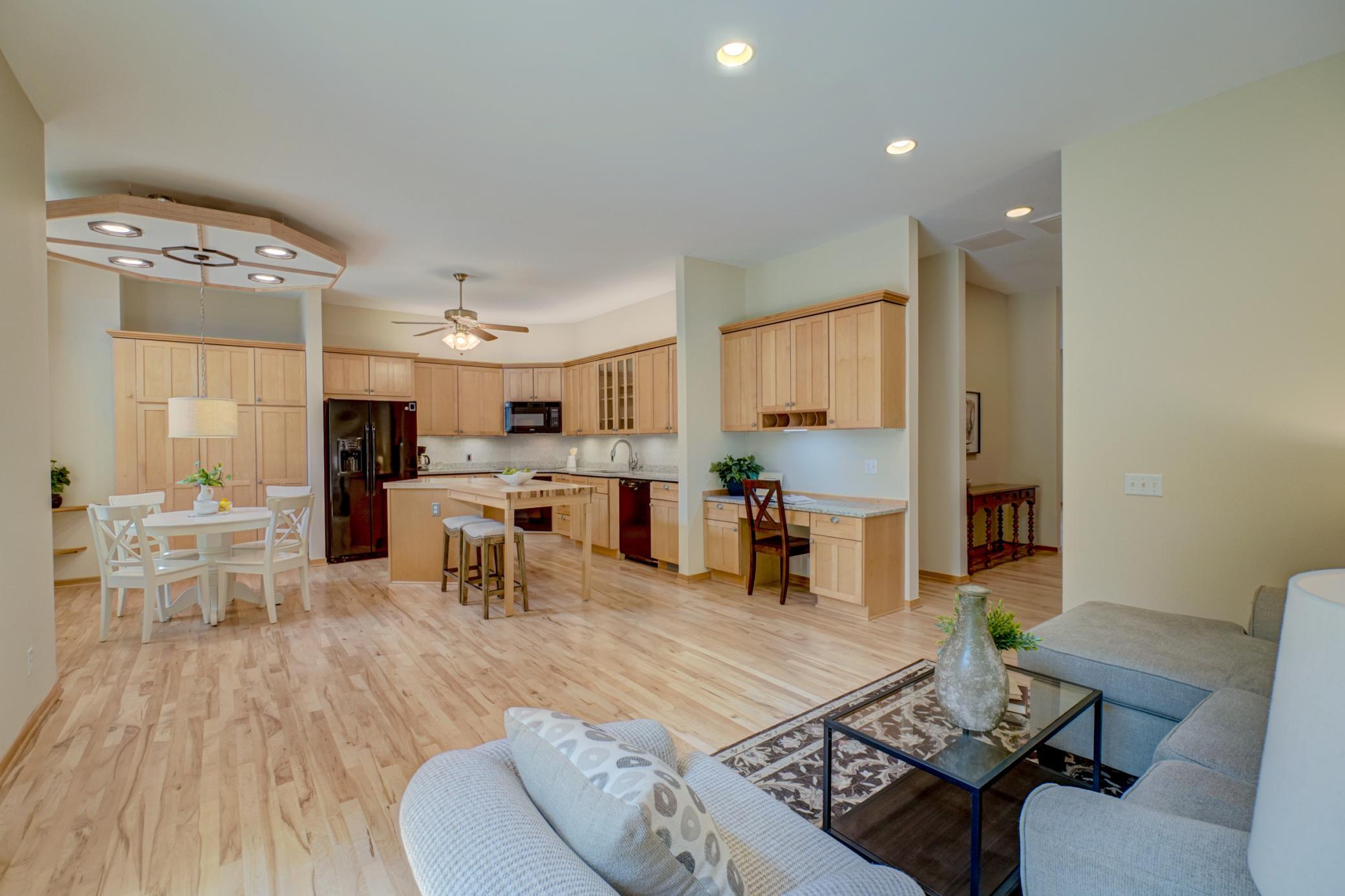 552 Summit Avenue Property Photo 14