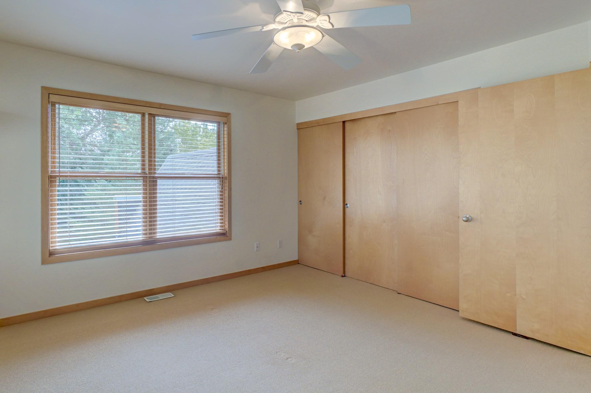 552 Summit Avenue Property Photo 25
