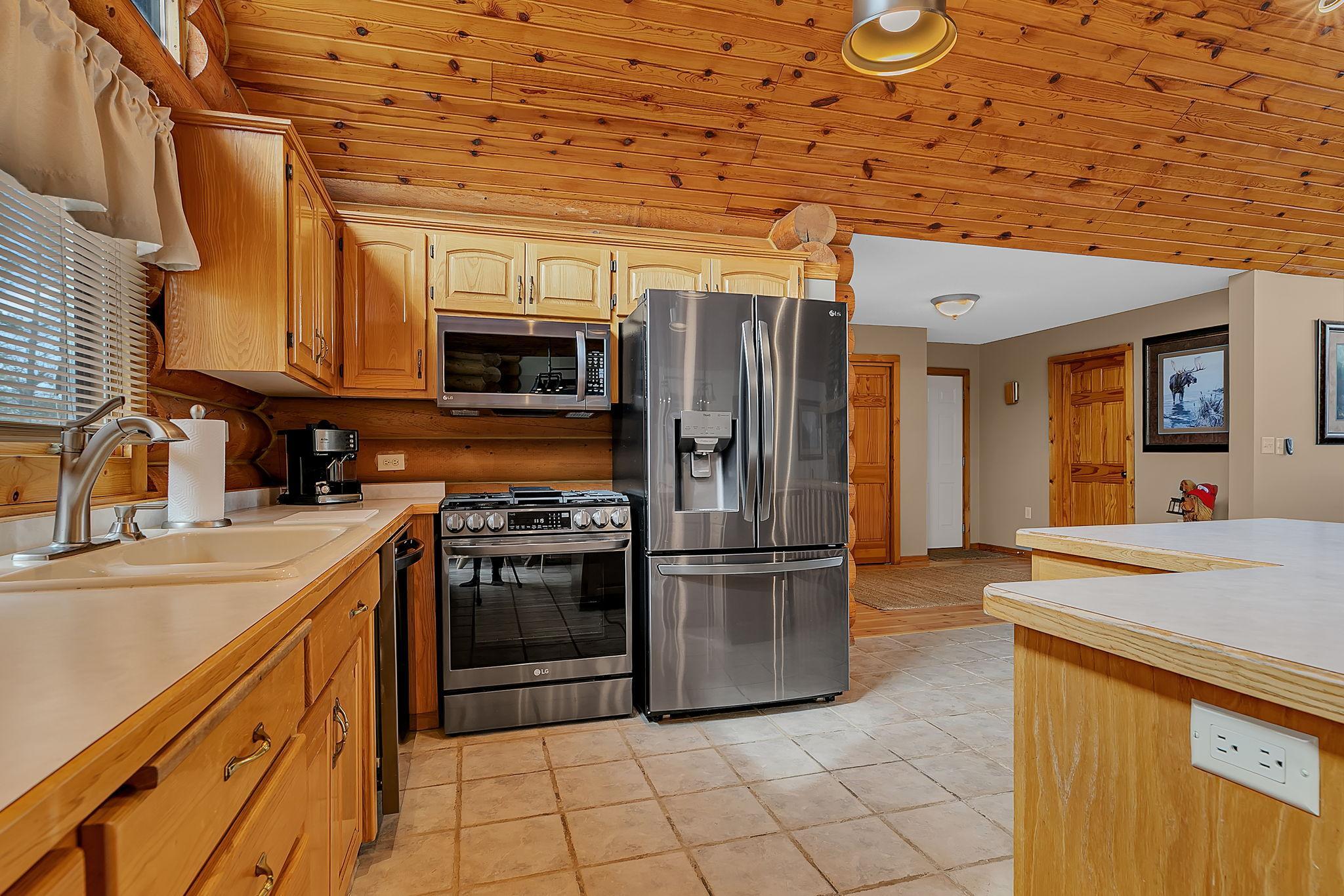 20368 Edgehill Circle Property Photo 9
