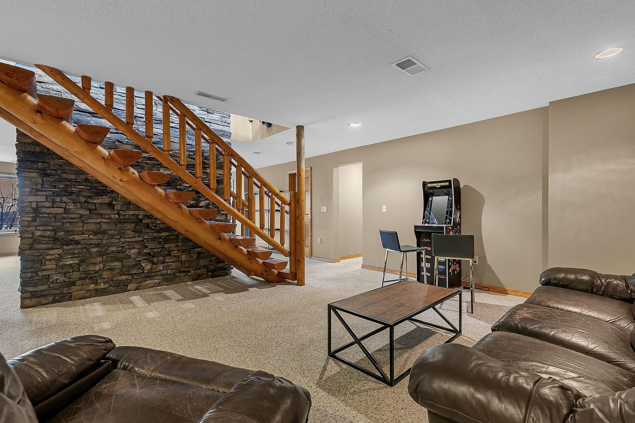 20368 Edgehill Circle Property Photo 28