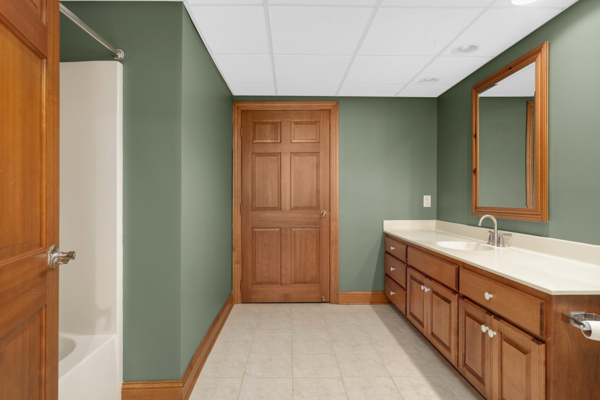 2437 Sunset Court Property Photo 54