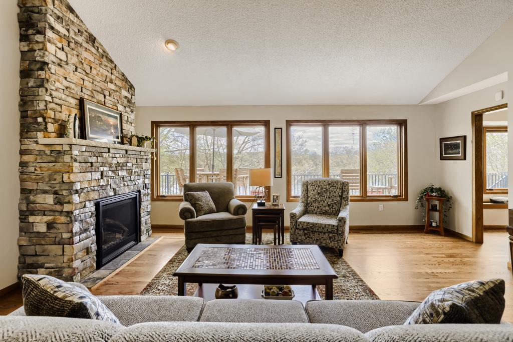 18130 Robinson Circle Property Photo 3