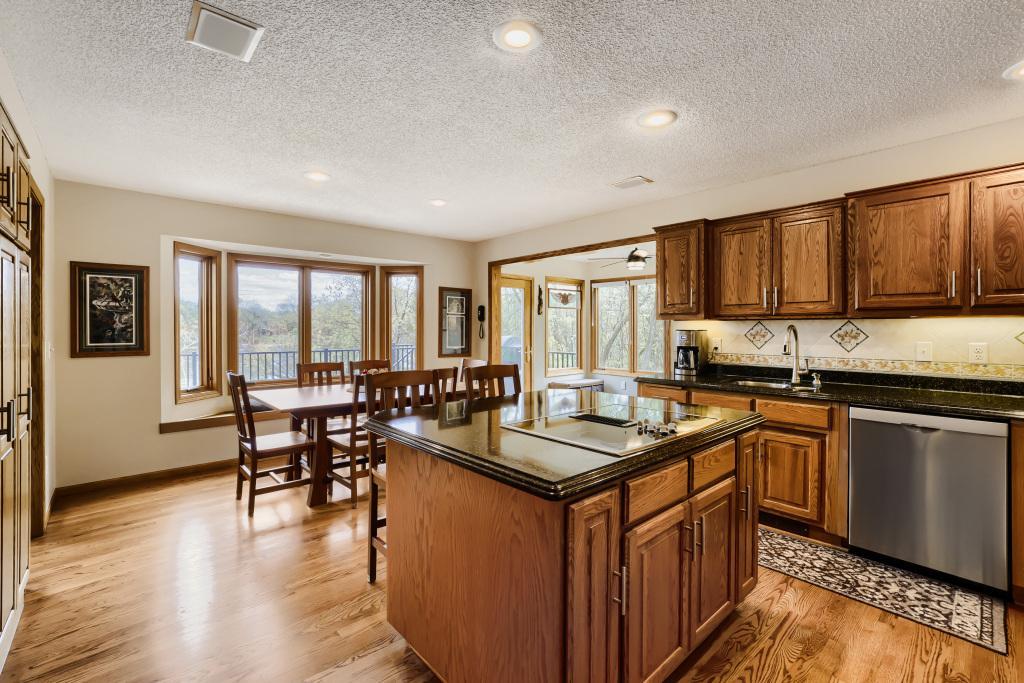 18130 Robinson Circle Property Photo 7