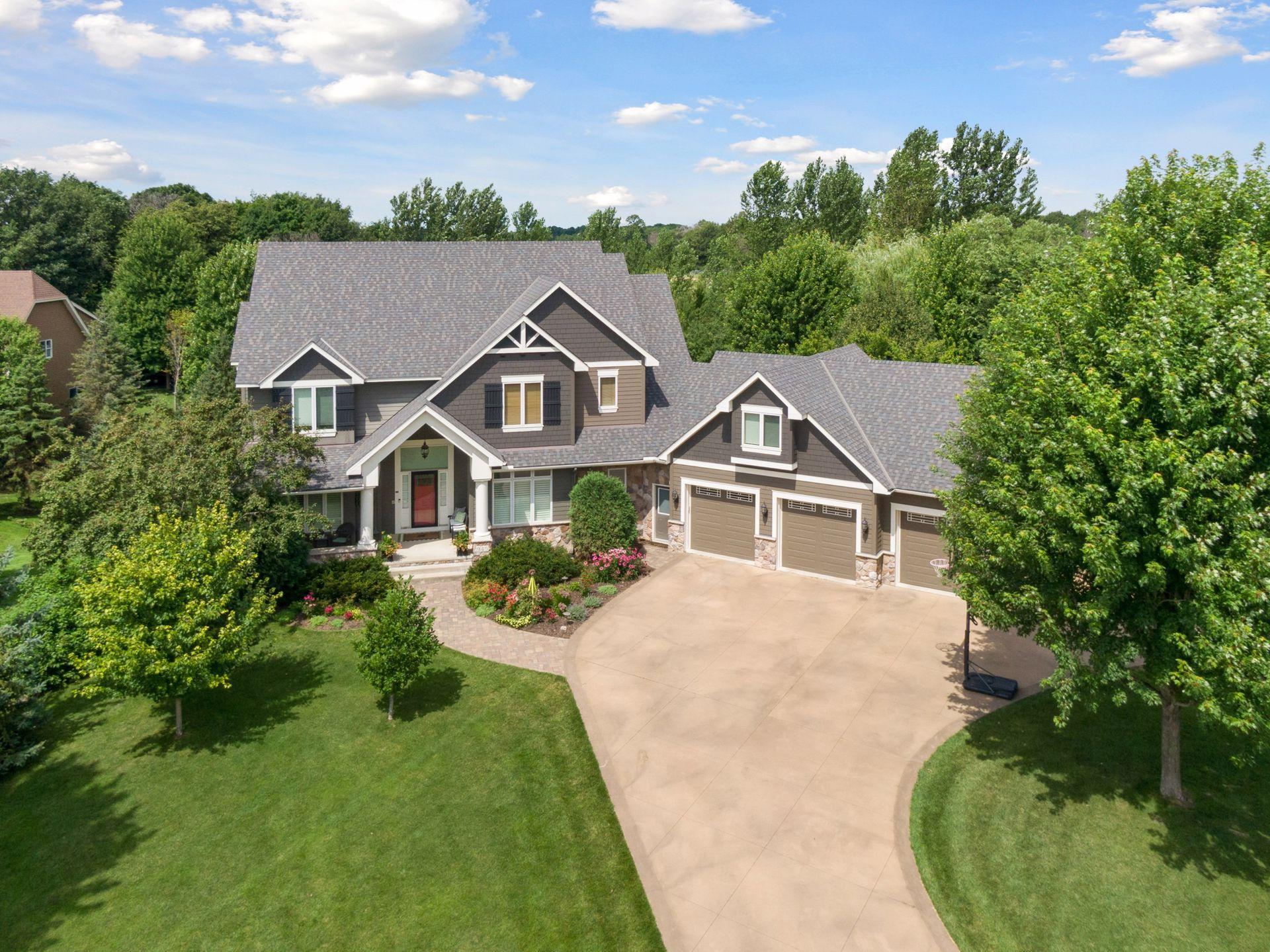 945 Willow View Drive