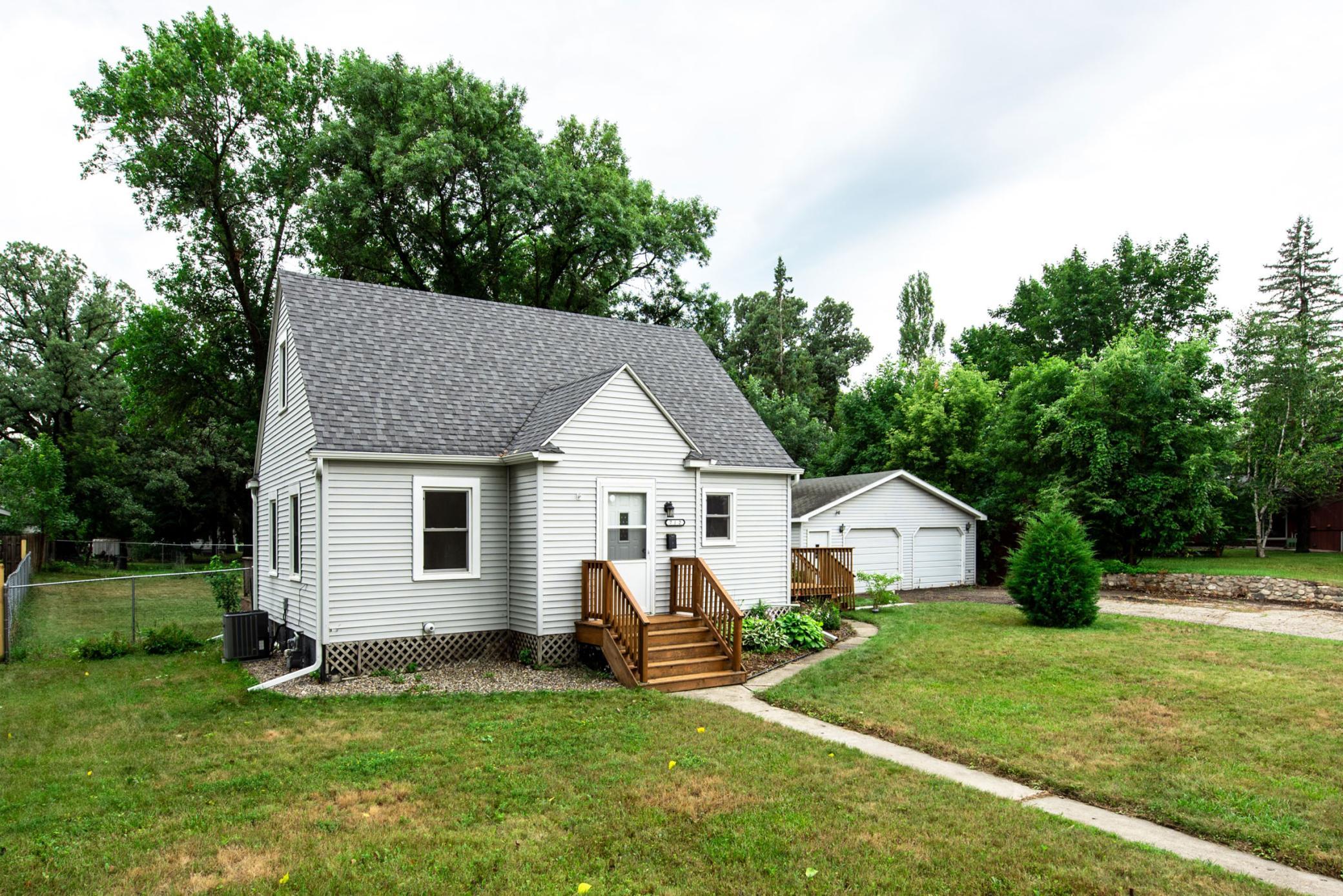 712 4th Avenue E Property Photo 1