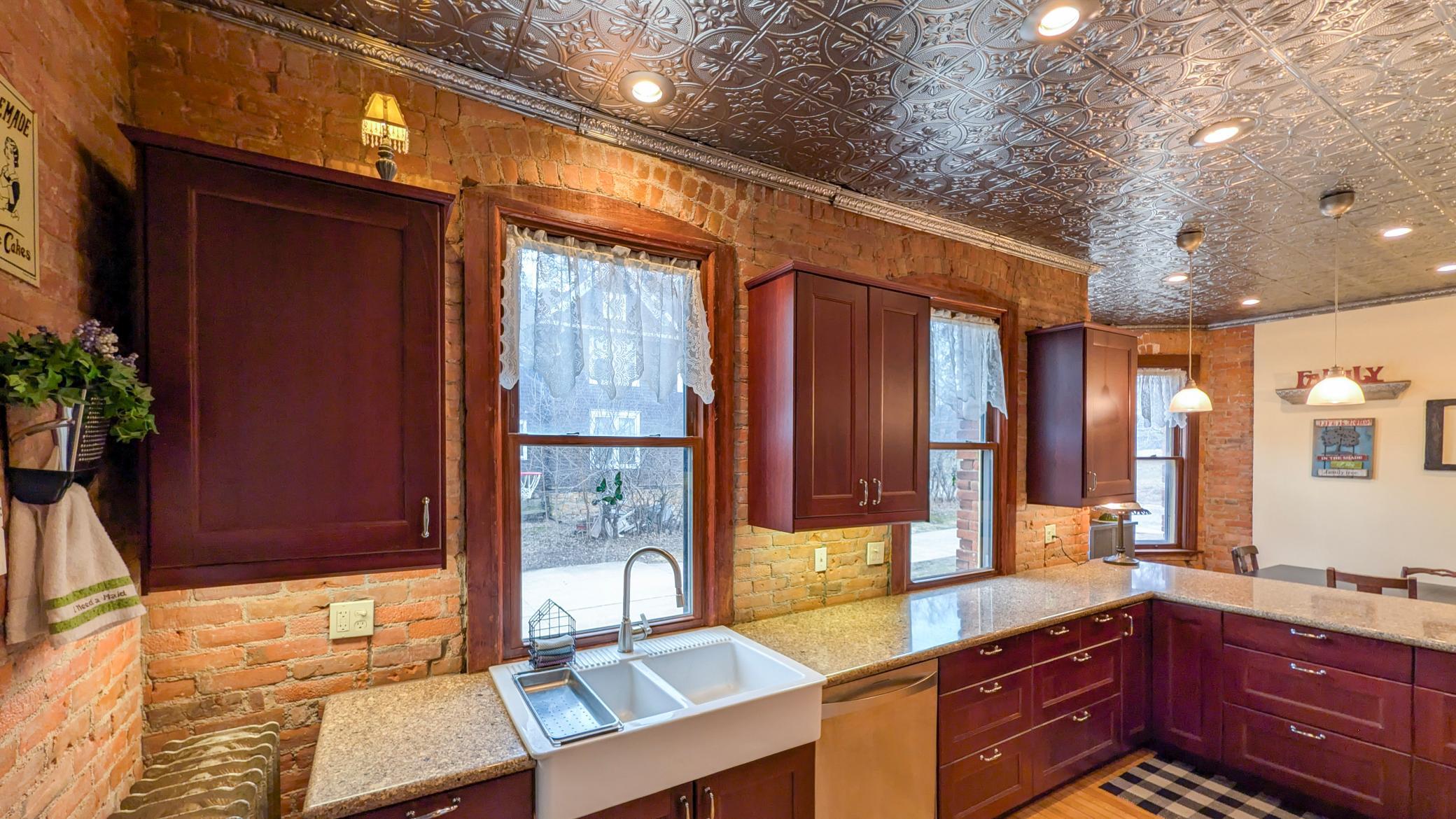 310 N Washington Avenue Property Photo 28