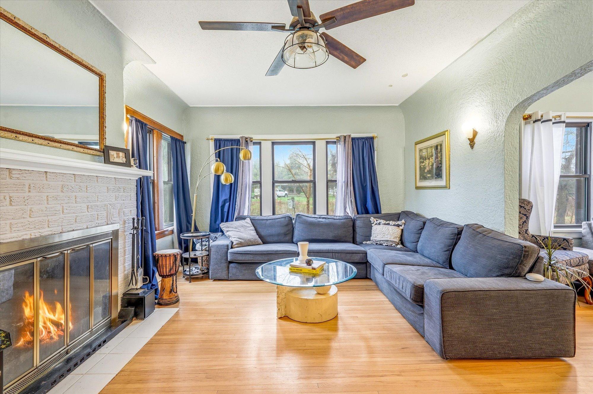 2533 Snelling Curve Property Photo 6