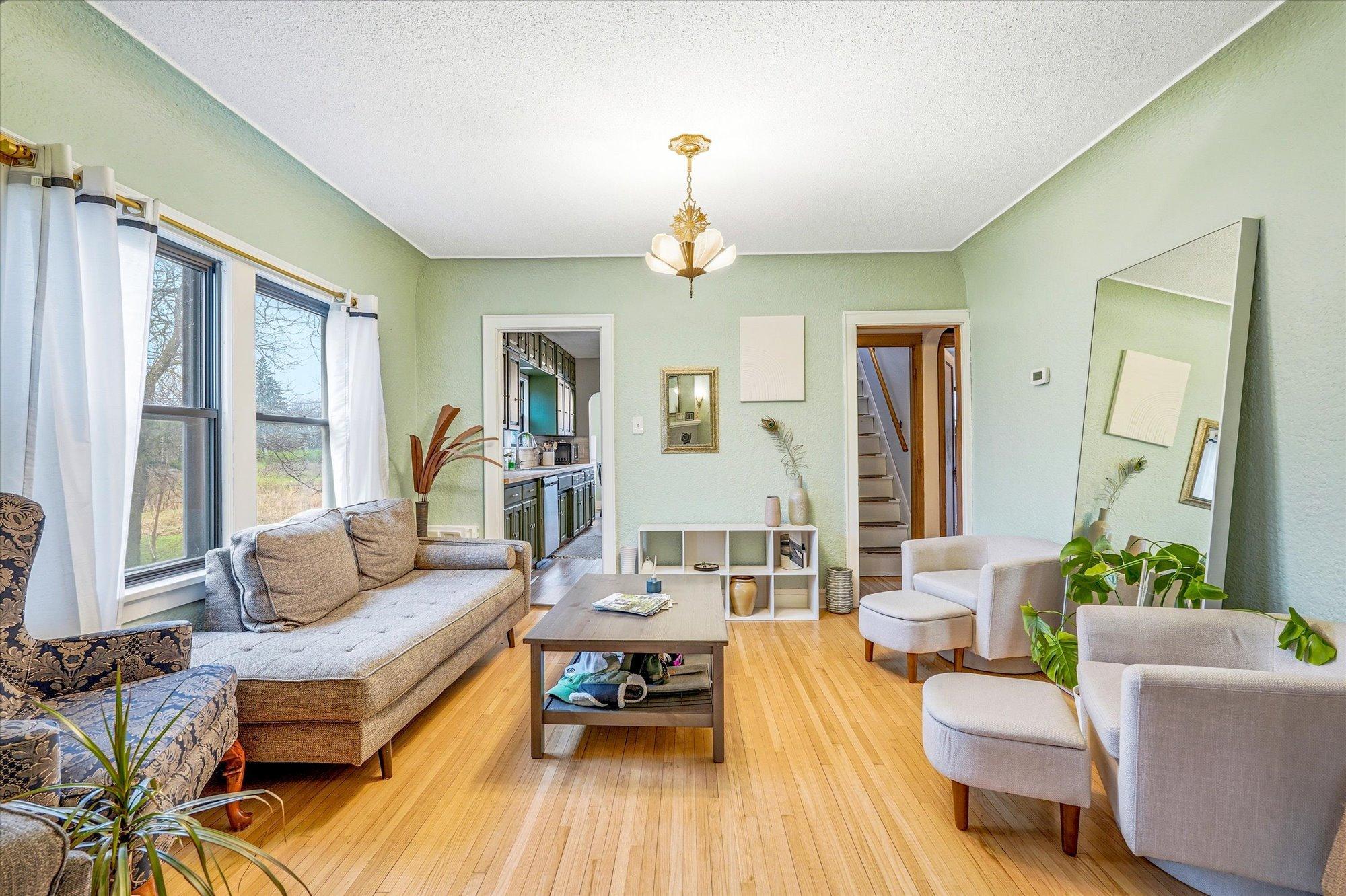 2533 Snelling Curve Property Photo 9