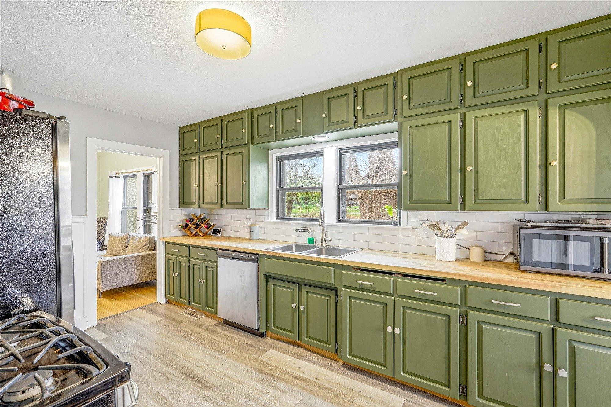2533 Snelling Curve Property Photo 13