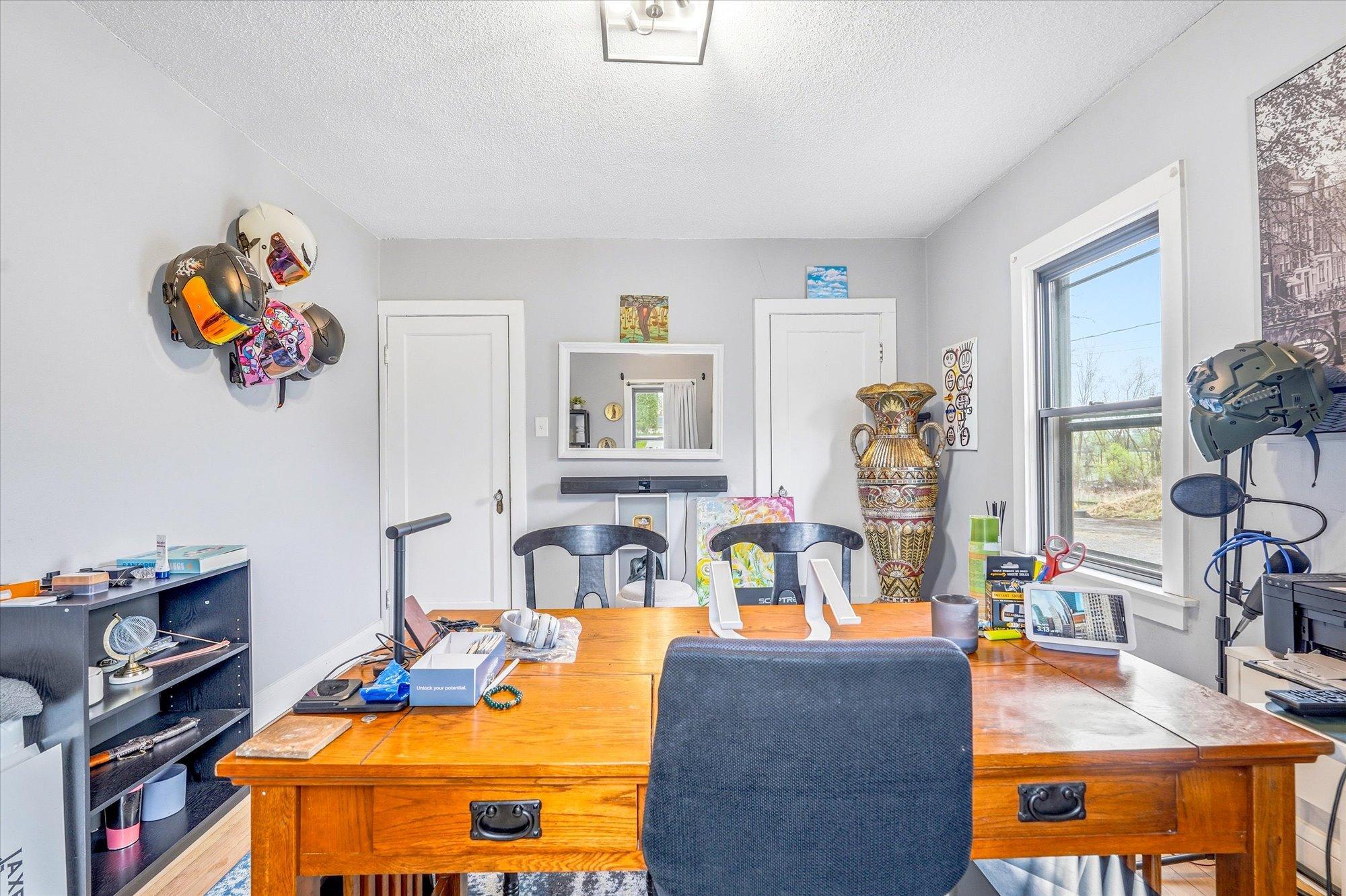 2533 Snelling Curve Property Photo 22