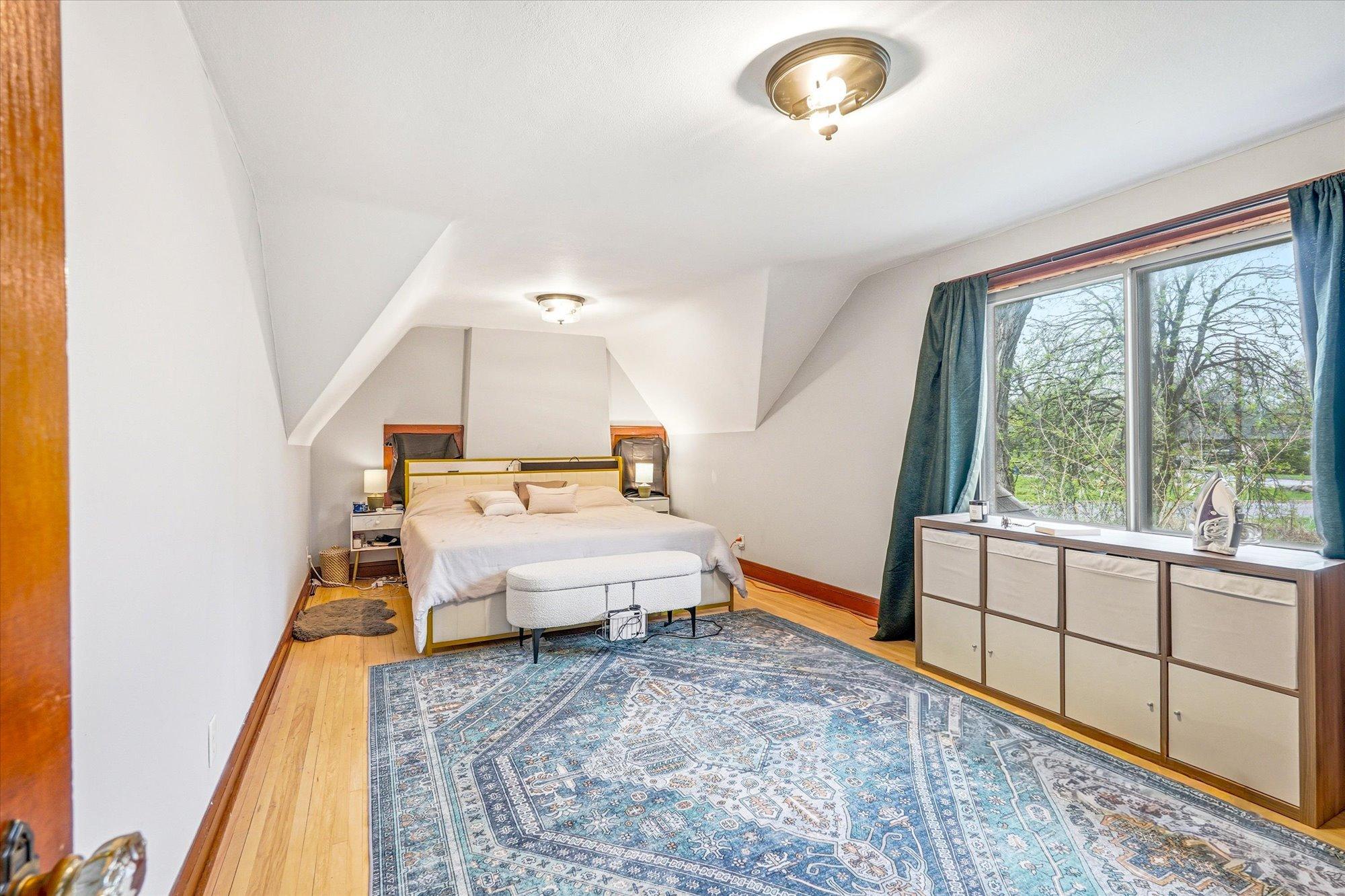 2533 Snelling Curve Property Photo 24