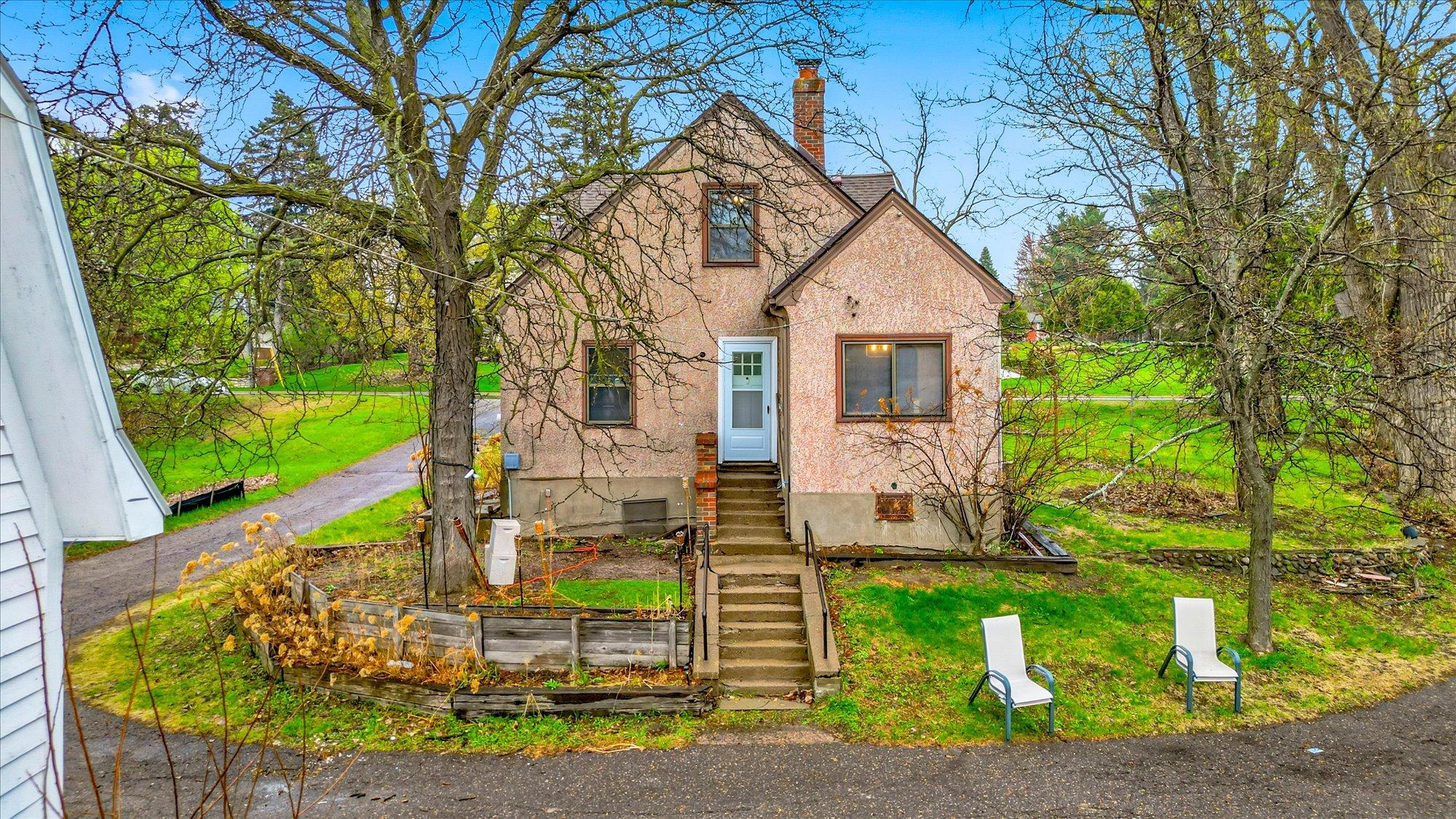 2533 Snelling Curve Property Photo 31
