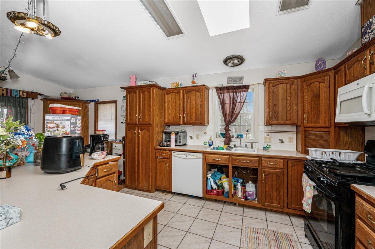 4381 Highway 73 Property Photo 5
