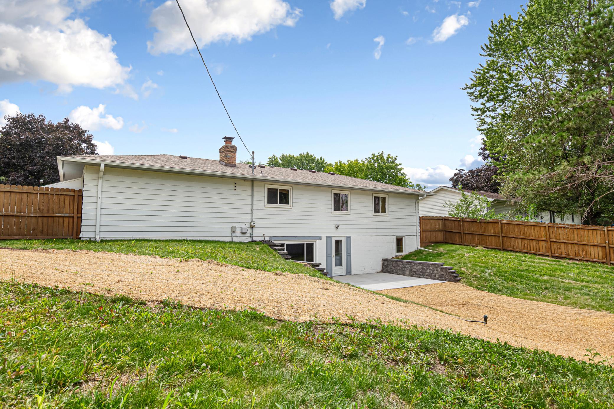 2033 Bluestone Lane Property Photo 7