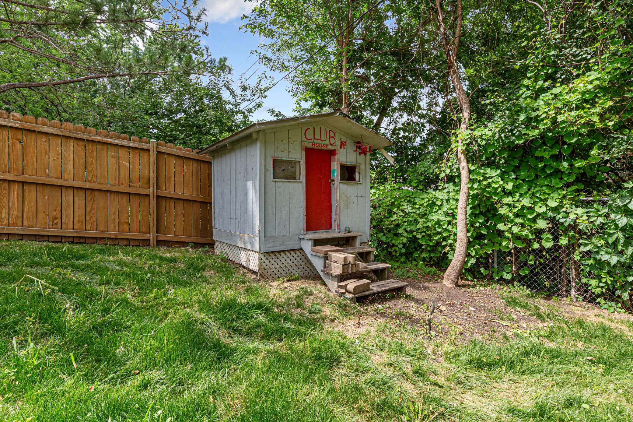 2033 Bluestone Lane Property Photo 11