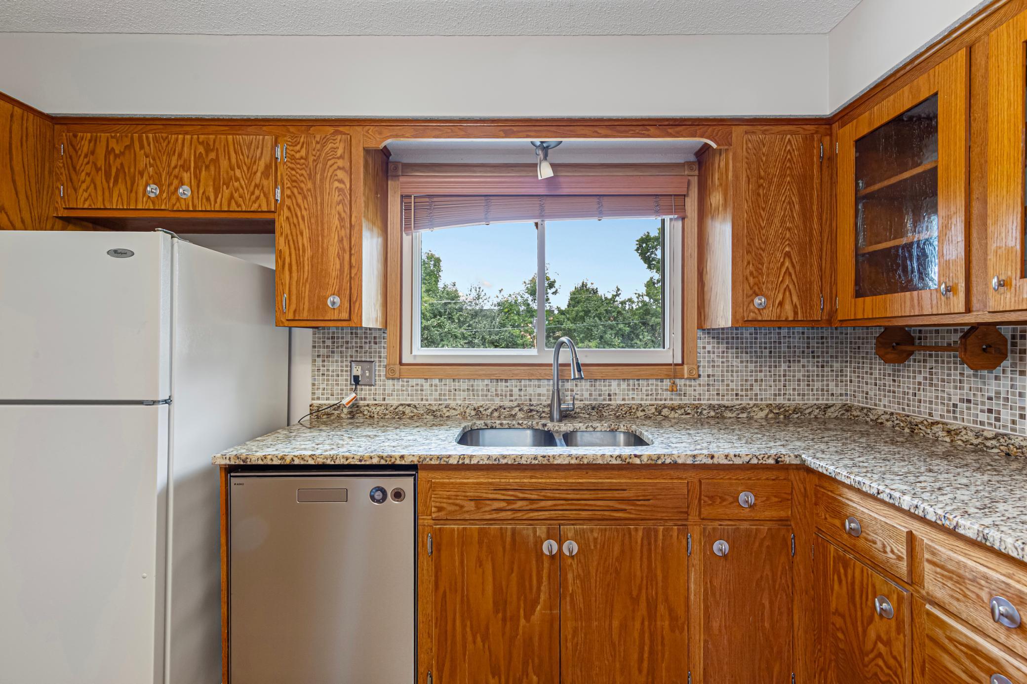 2033 Bluestone Lane Property Photo 17