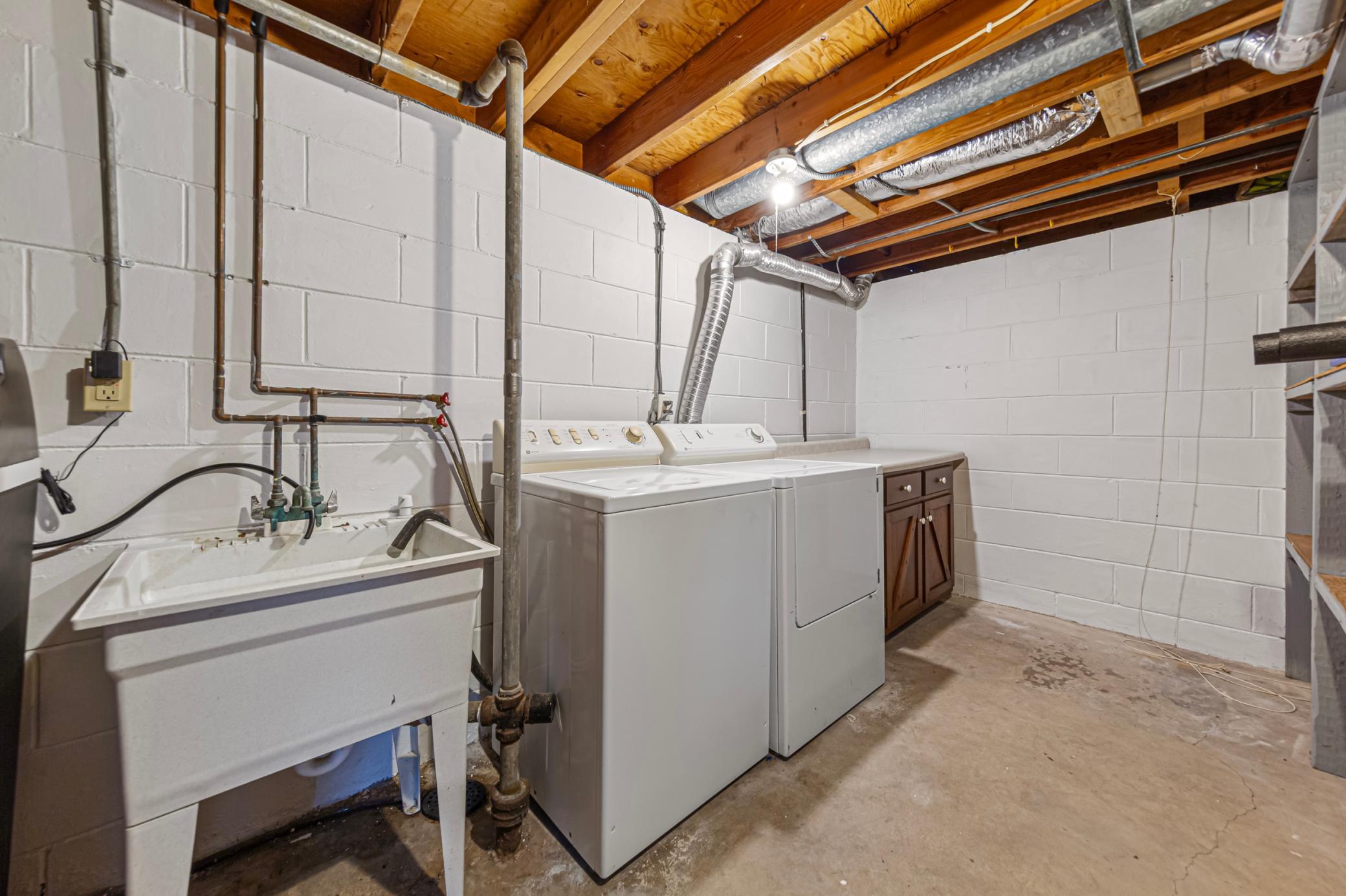 2033 Bluestone Lane Property Photo 38