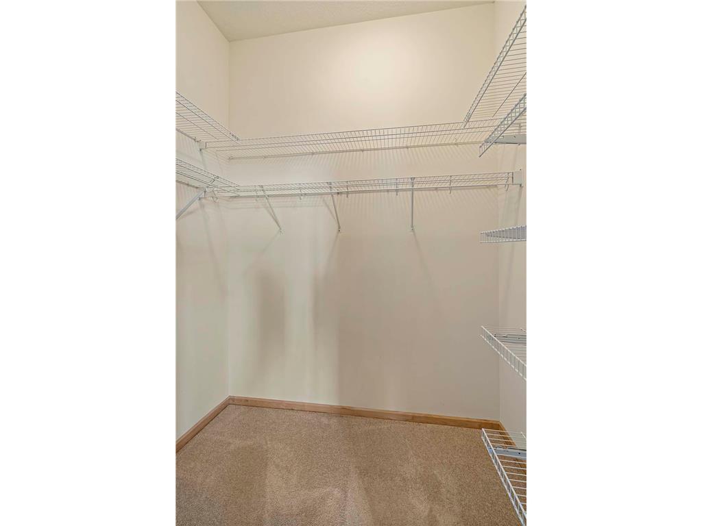 2405 39th Avenue Ne 401 Property Photo 21