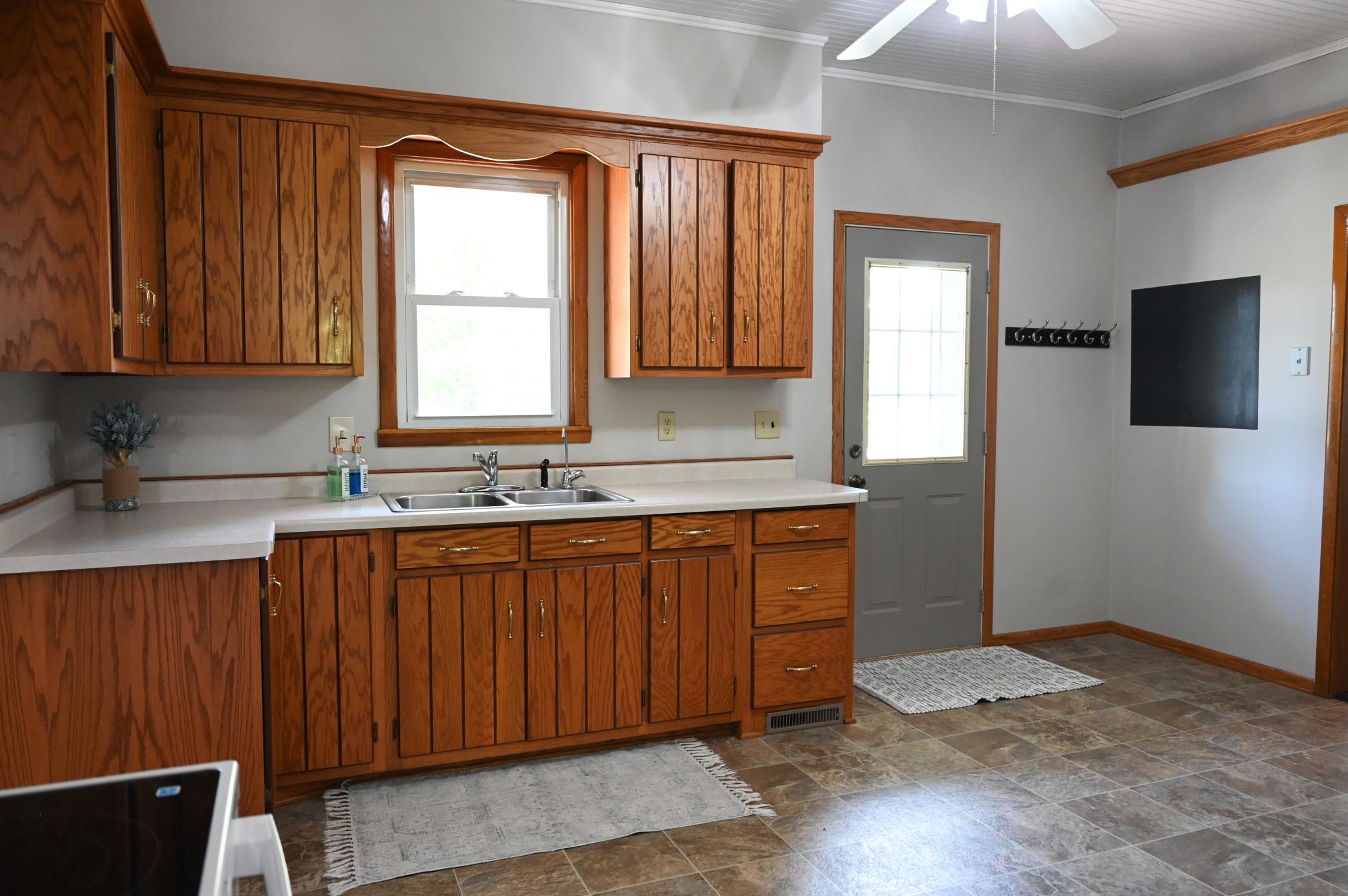 111 E Elm Avenue Property Photo 4