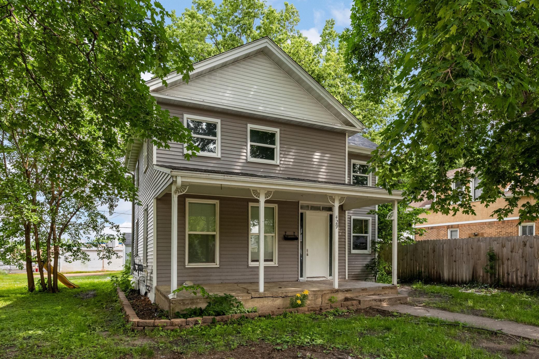 429 2nd Avenue E Property Photo 2