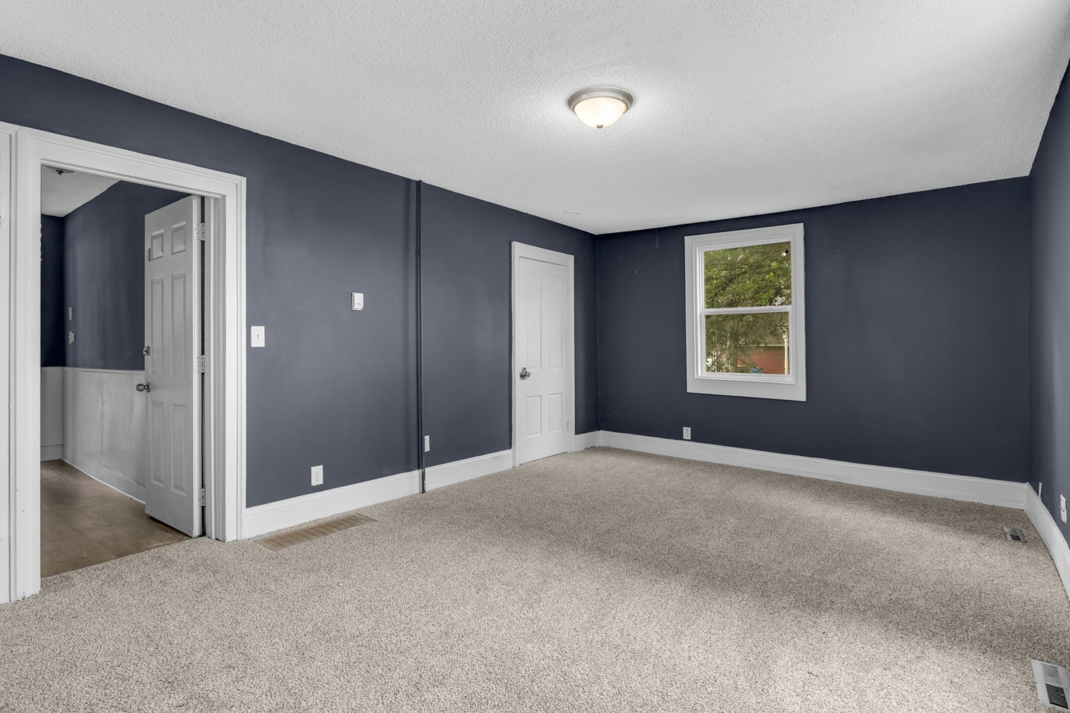 429 2nd Avenue E Property Photo 3