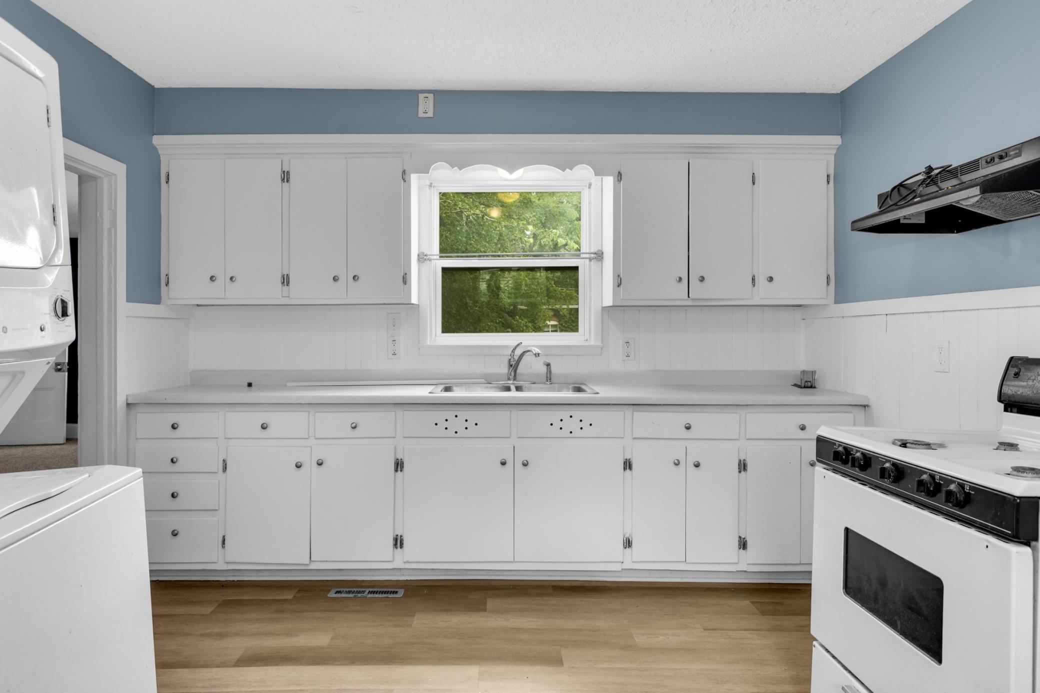 429 2nd Avenue E Property Photo 9