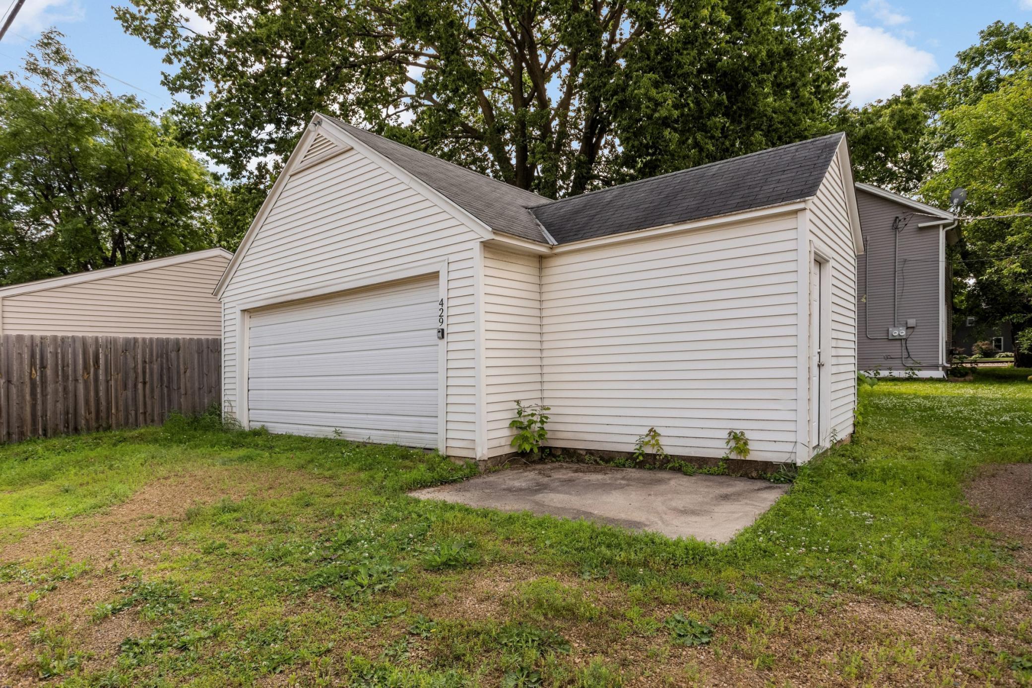 429 2nd Avenue E Property Photo 28