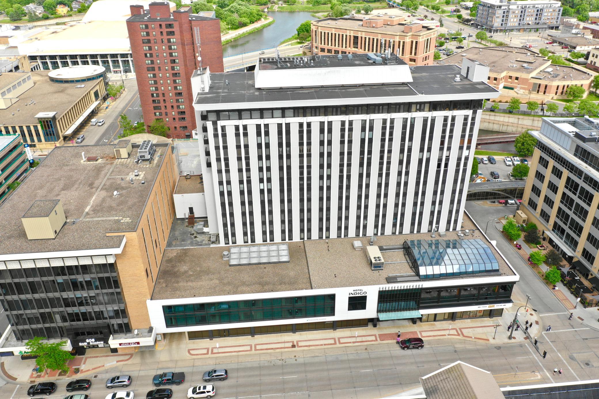 220 Broadway Avenue S Property Photo 3