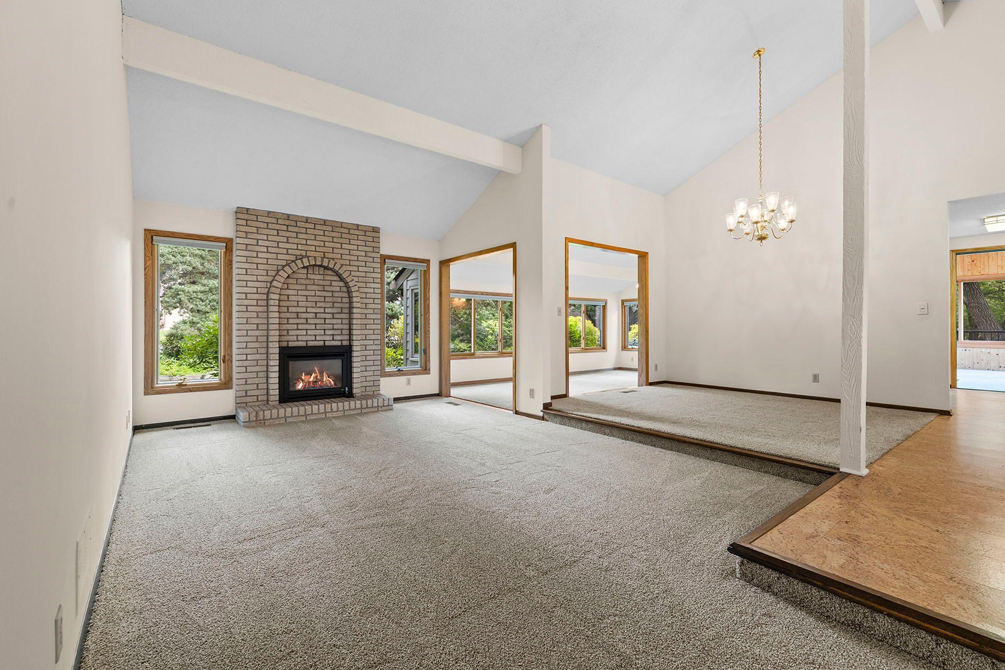 10302 Toledo Circle Property Photo 4