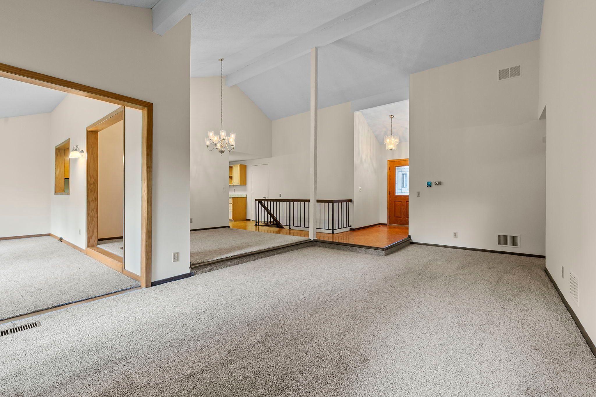 10302 Toledo Circle Property Photo 5