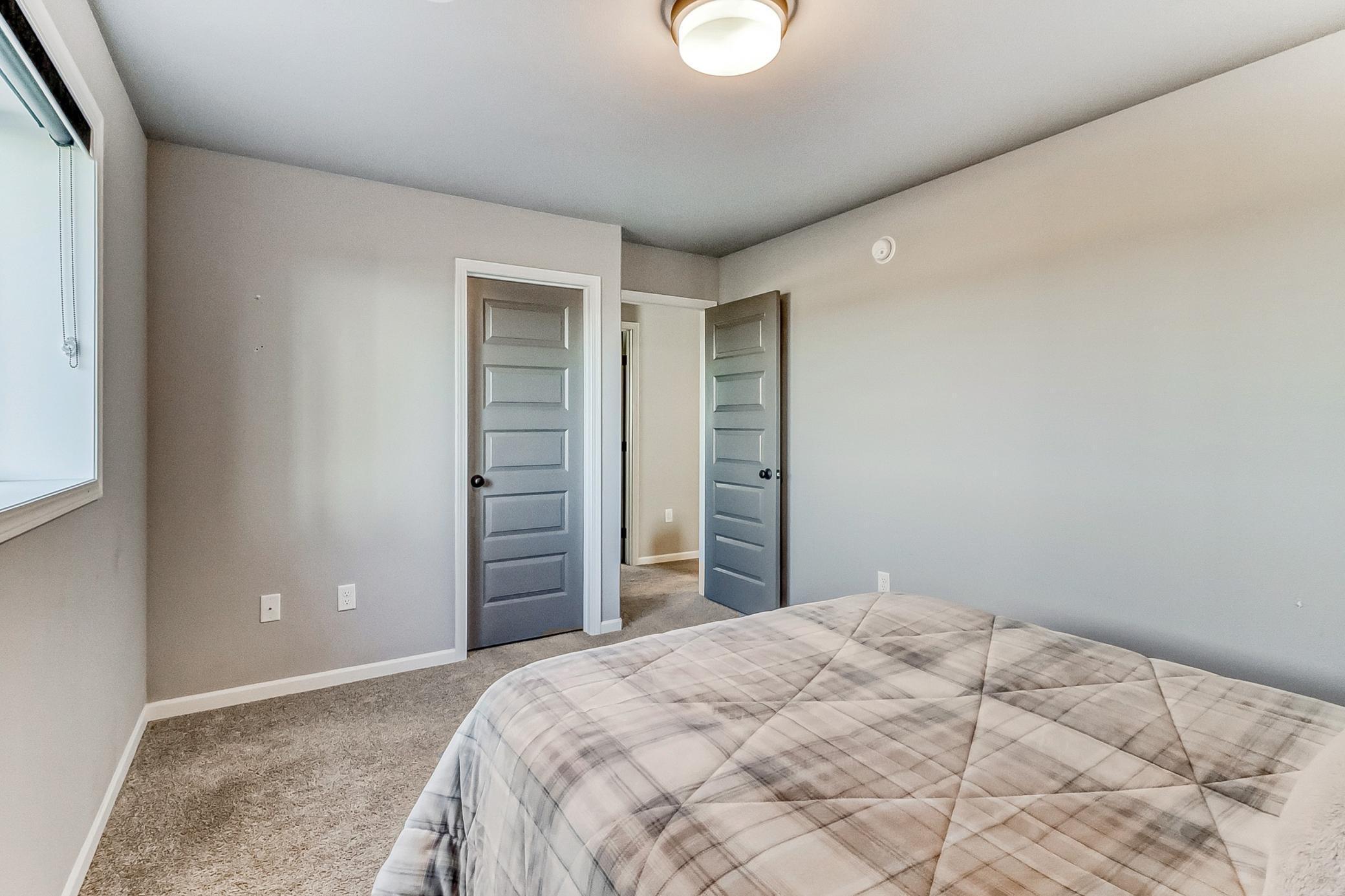 442 Hampton Drive W Property Photo 41