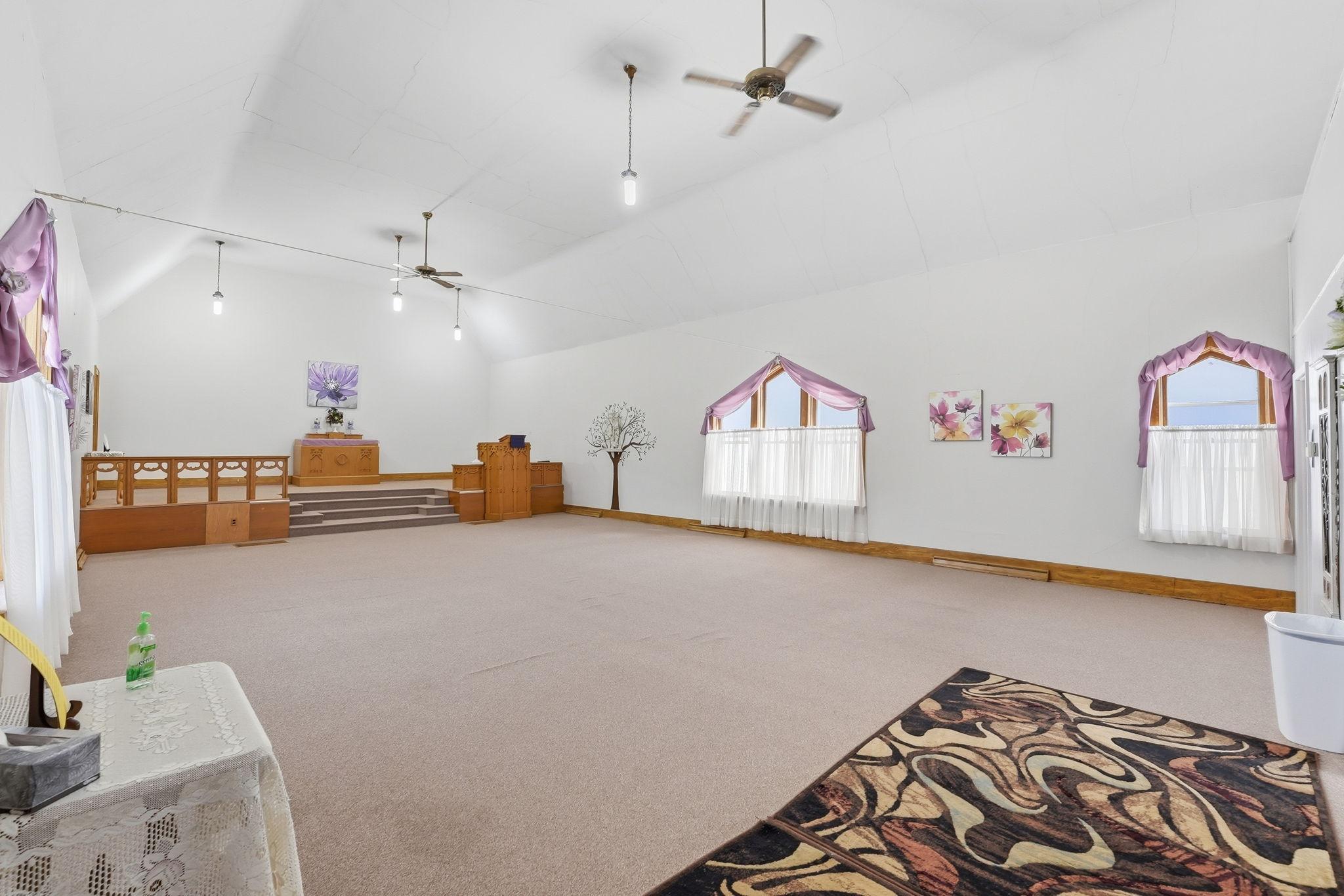 211 E 1st Avenue Property Photo 5