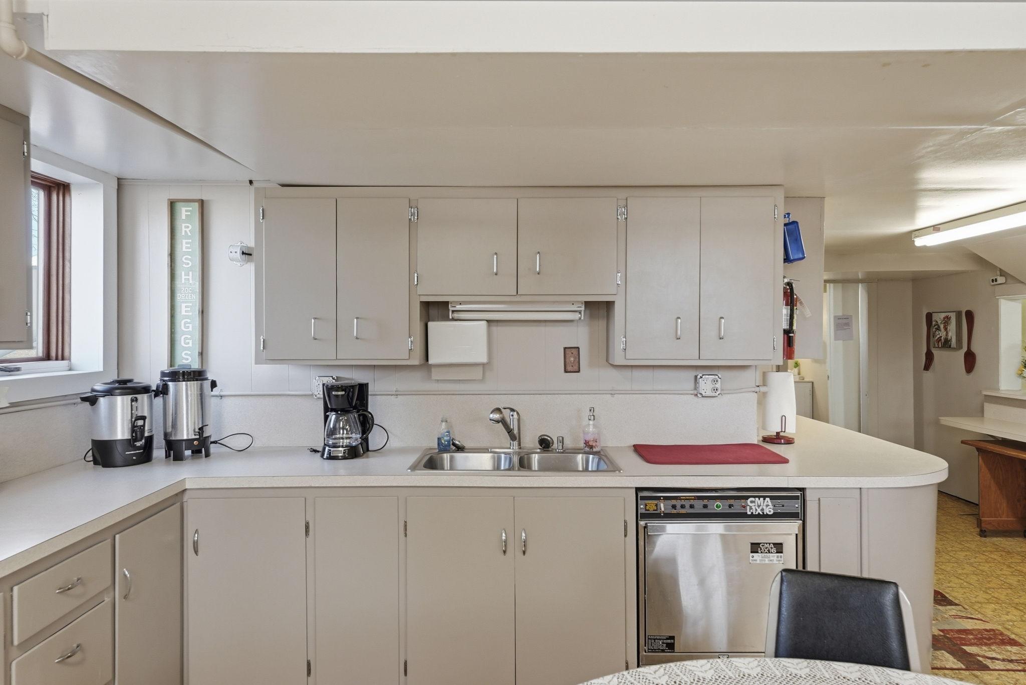 211 E 1st Avenue Property Photo 19
