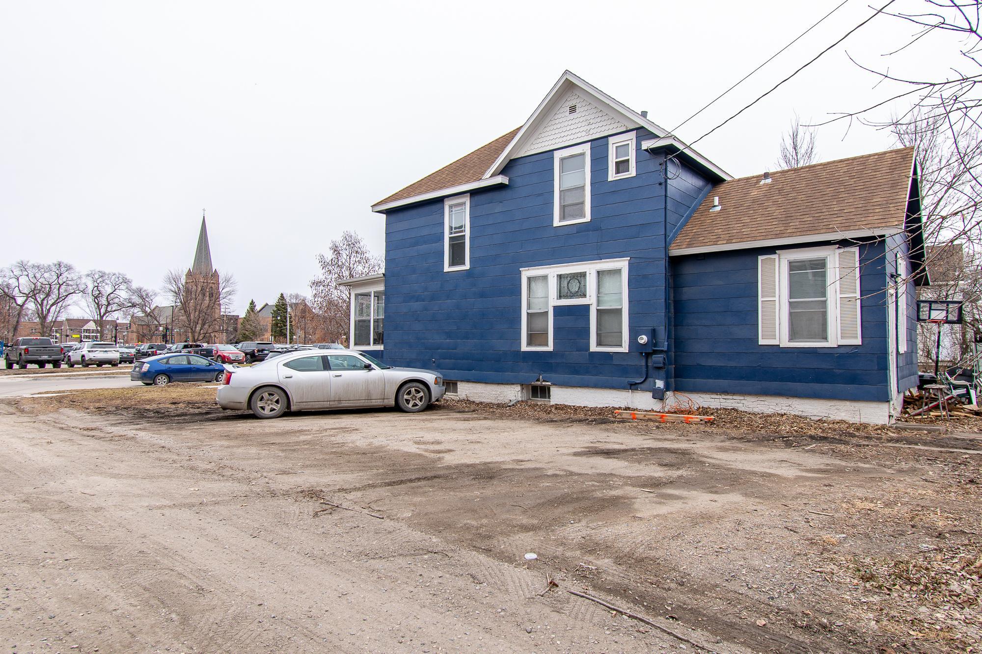 708 7th Street N Property Photo 3