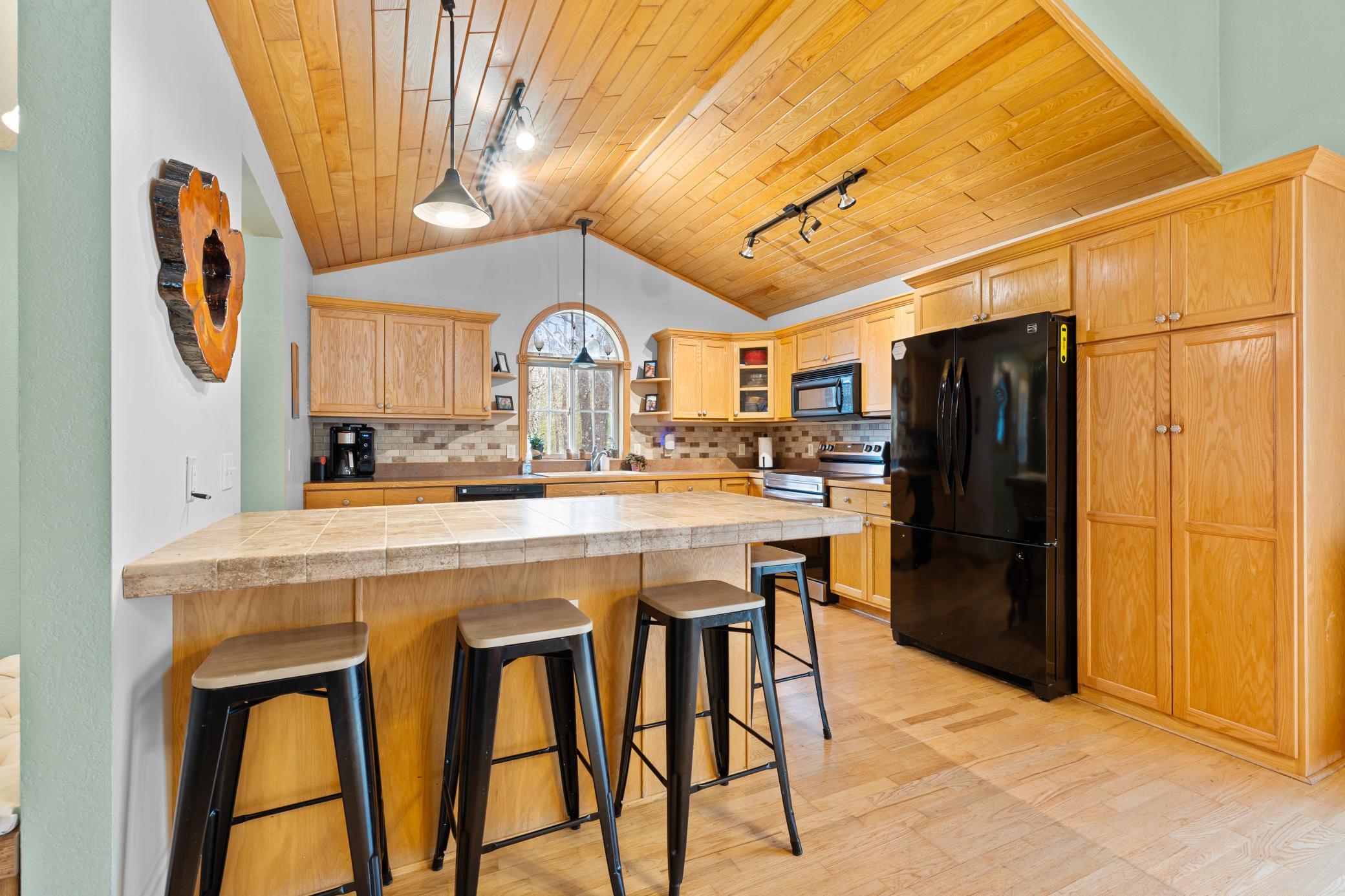 10308 S Oaks Road Property Photo 3