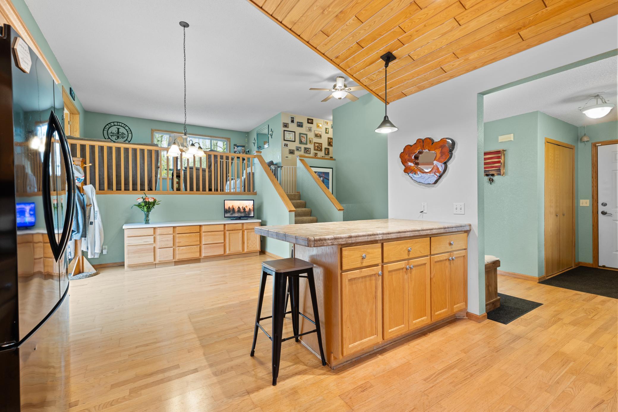 10308 S Oaks Road Property Photo 8