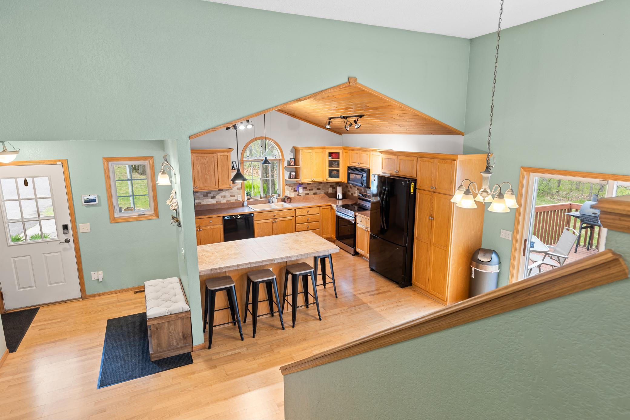 10308 S Oaks Road Property Photo 9
