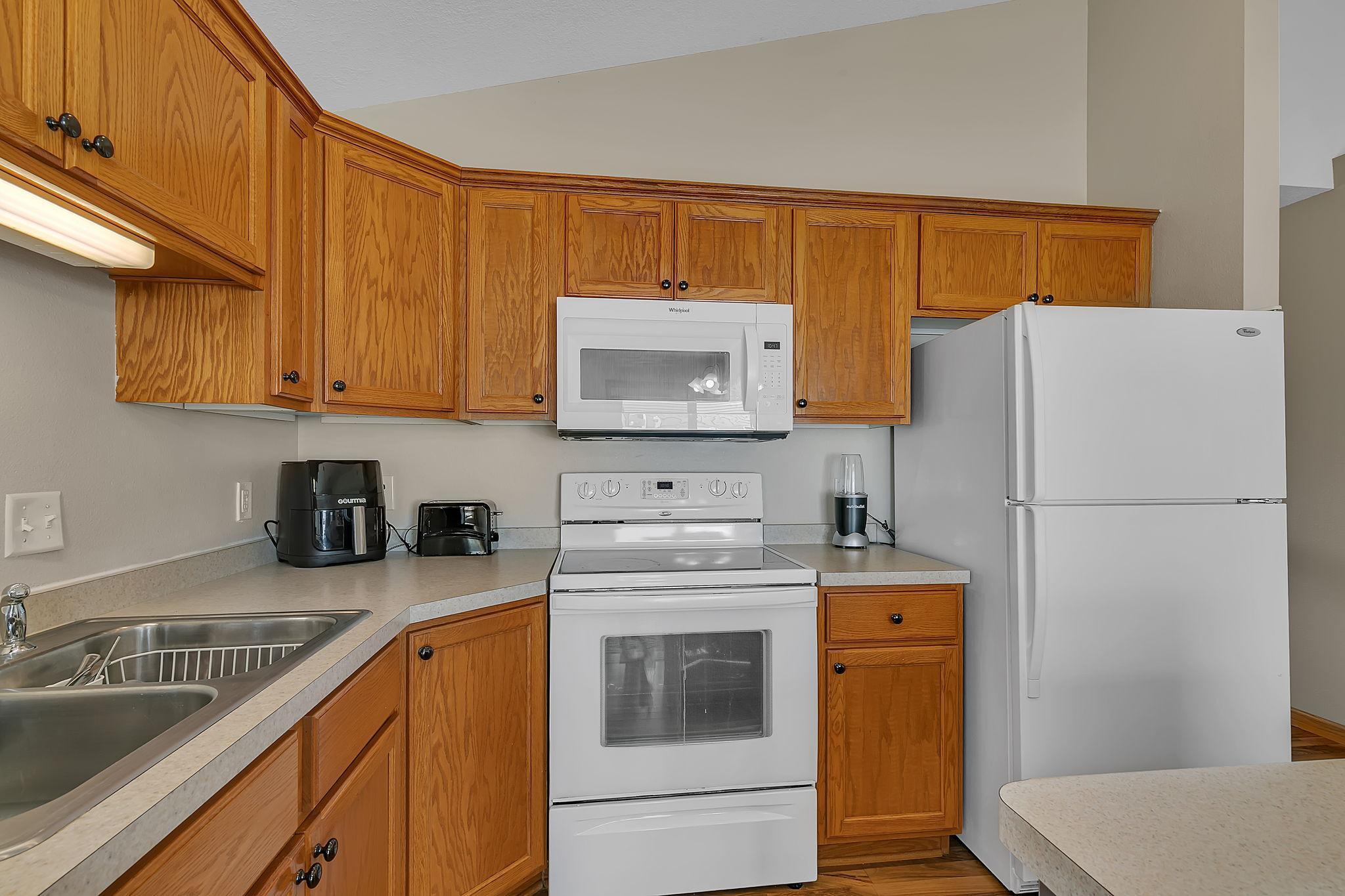 6737 22nd Street Loop N Property Photo 8
