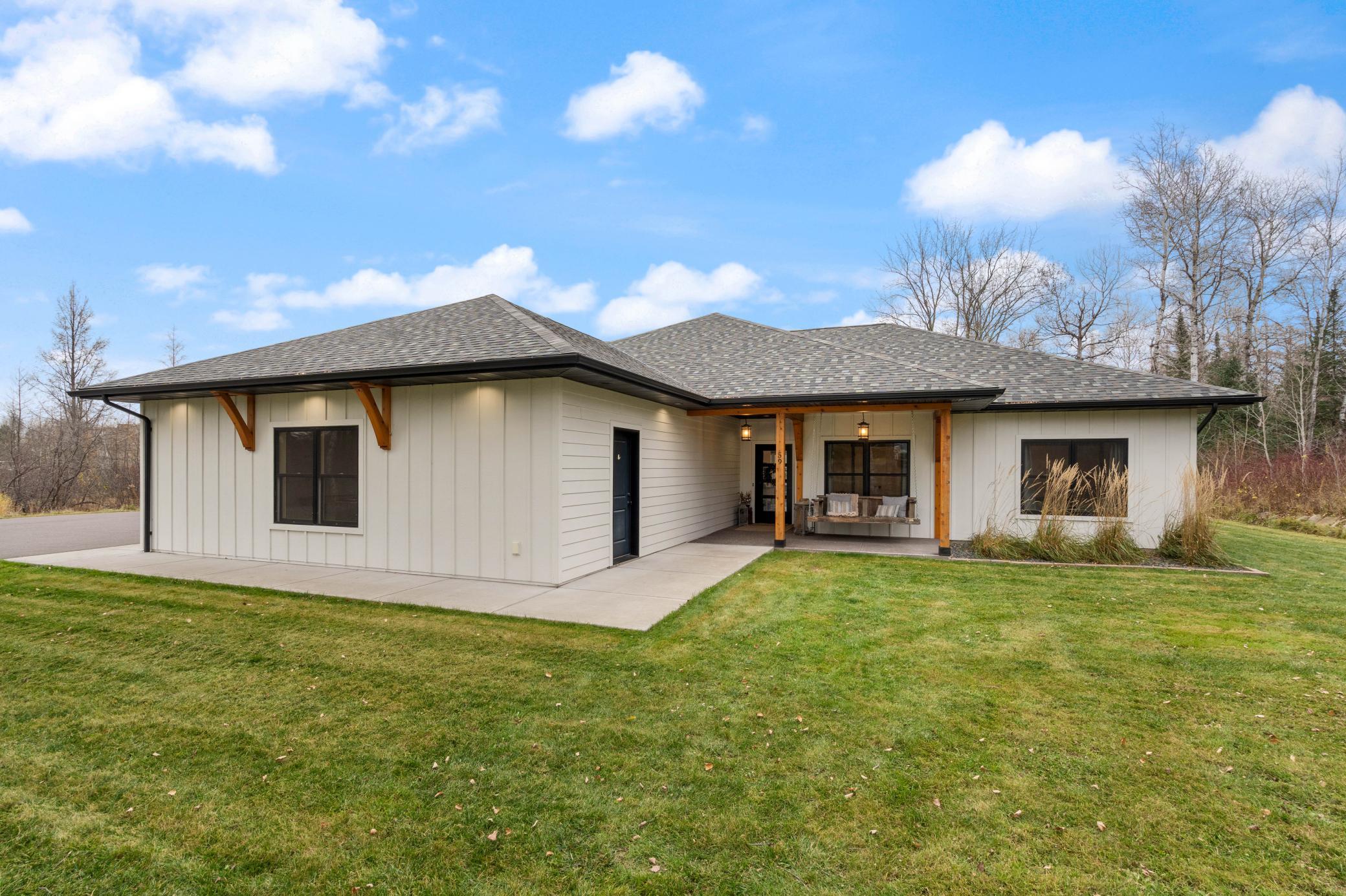 59 E Riverside Road Property Photo 1