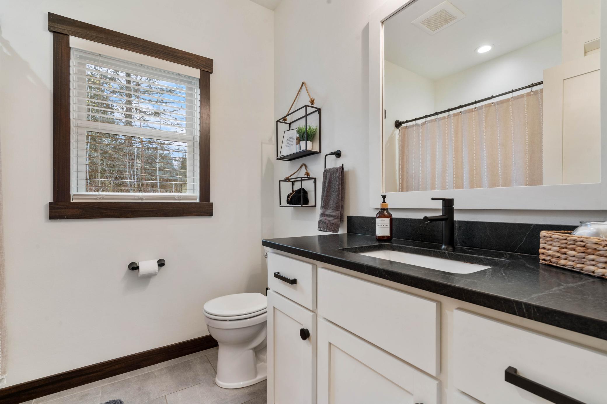 59 E Riverside Road Property Photo 25